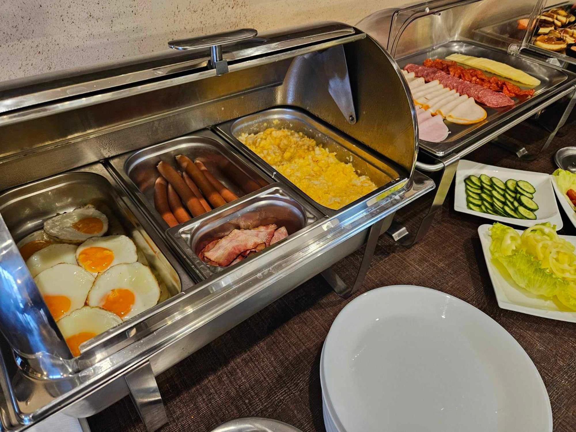 Grand Hotel Senica, Garni Ngoại thất bức ảnh