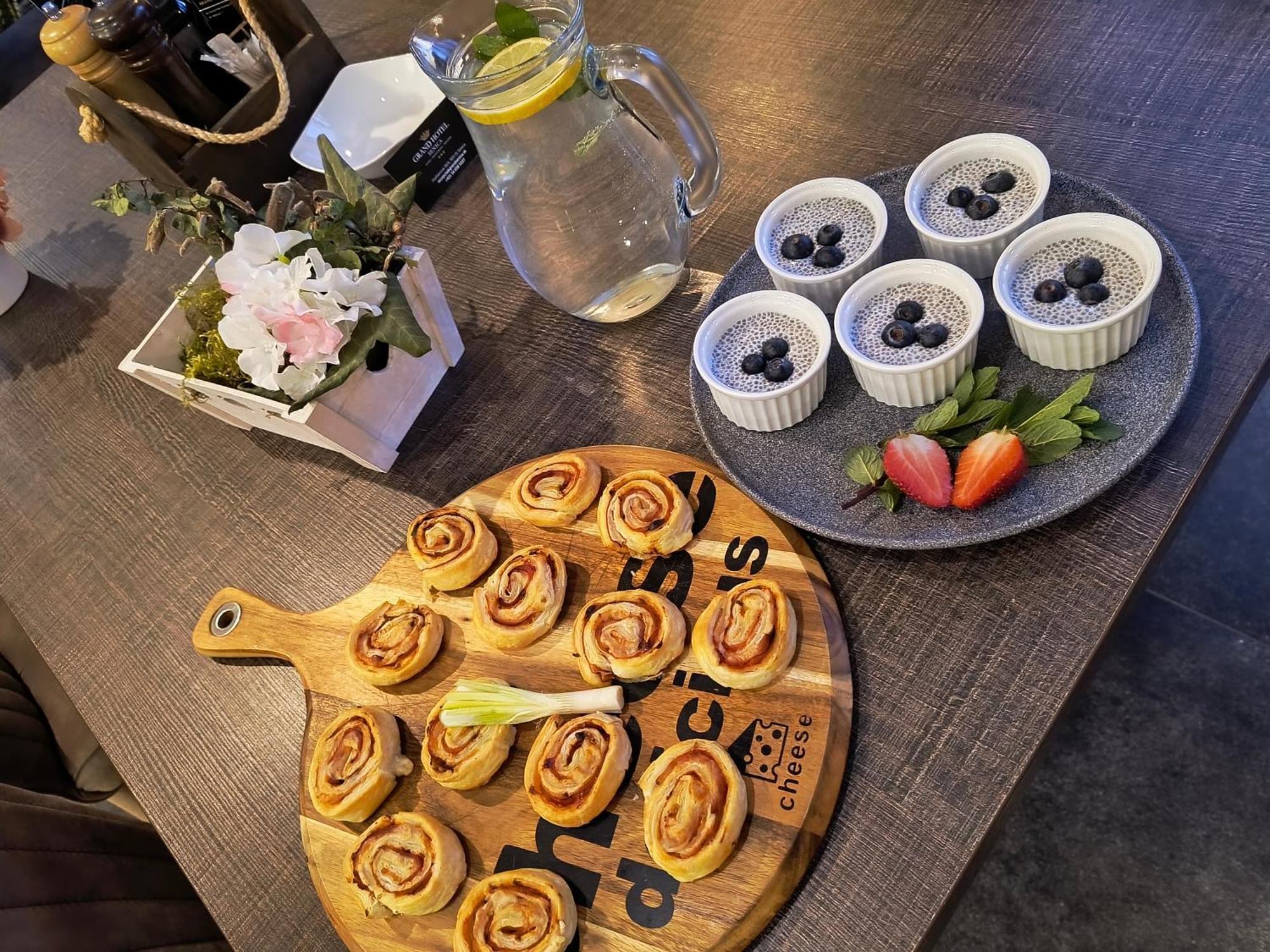 Grand Hotel Senica, Garni Ngoại thất bức ảnh