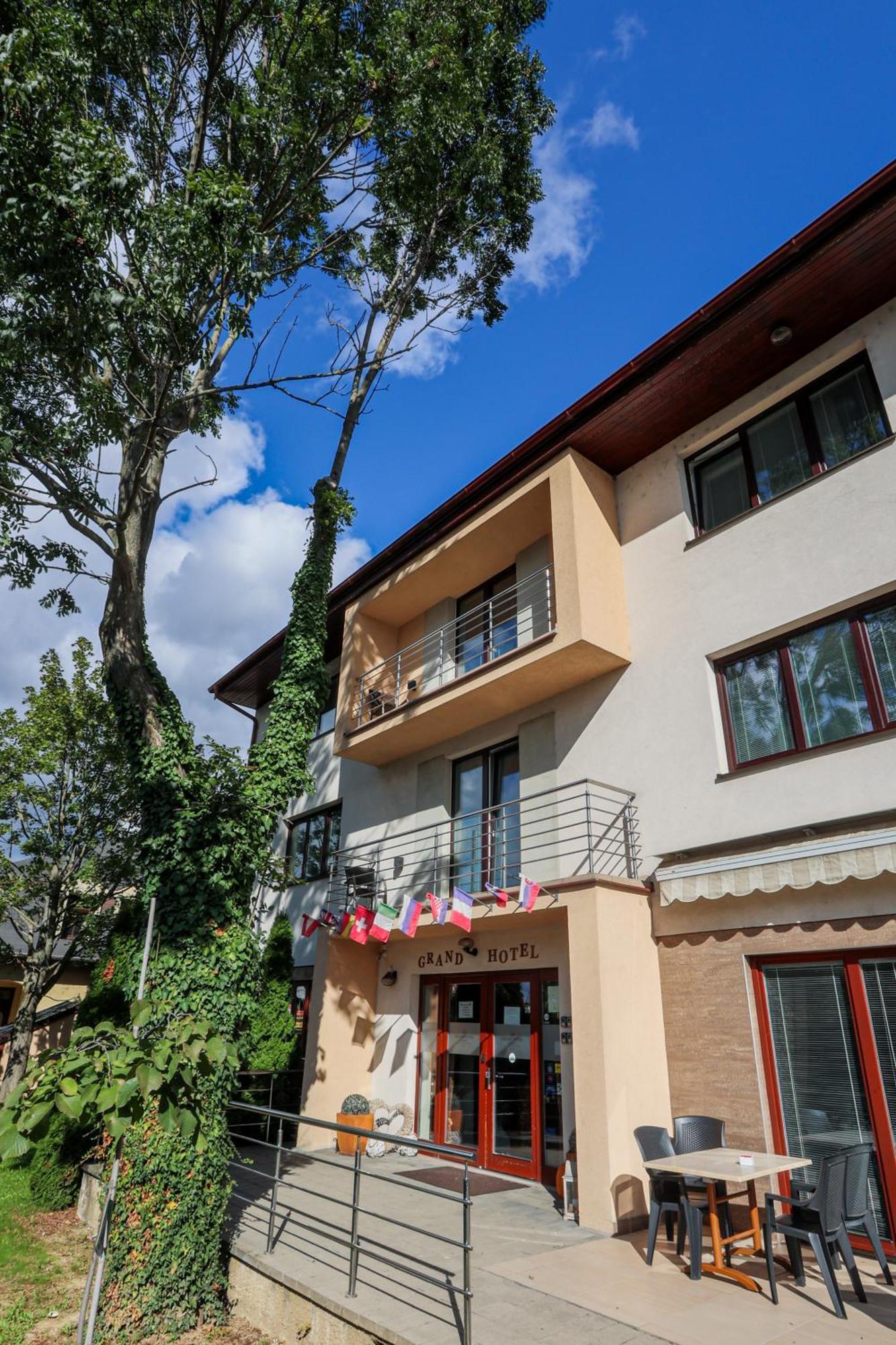 Grand Hotel Senica, Garni Ngoại thất bức ảnh