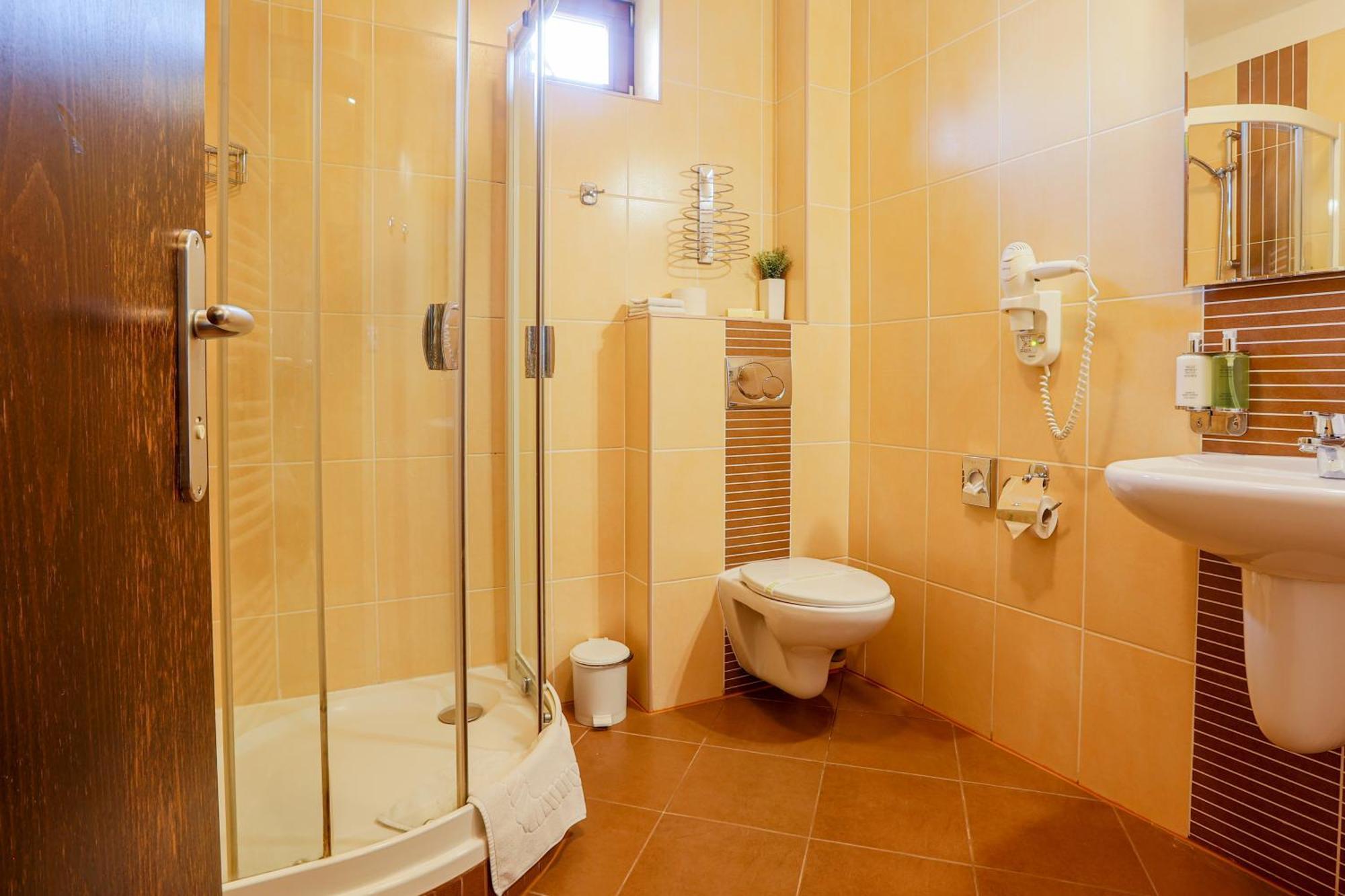 Grand Hotel Senica, Garni Ngoại thất bức ảnh