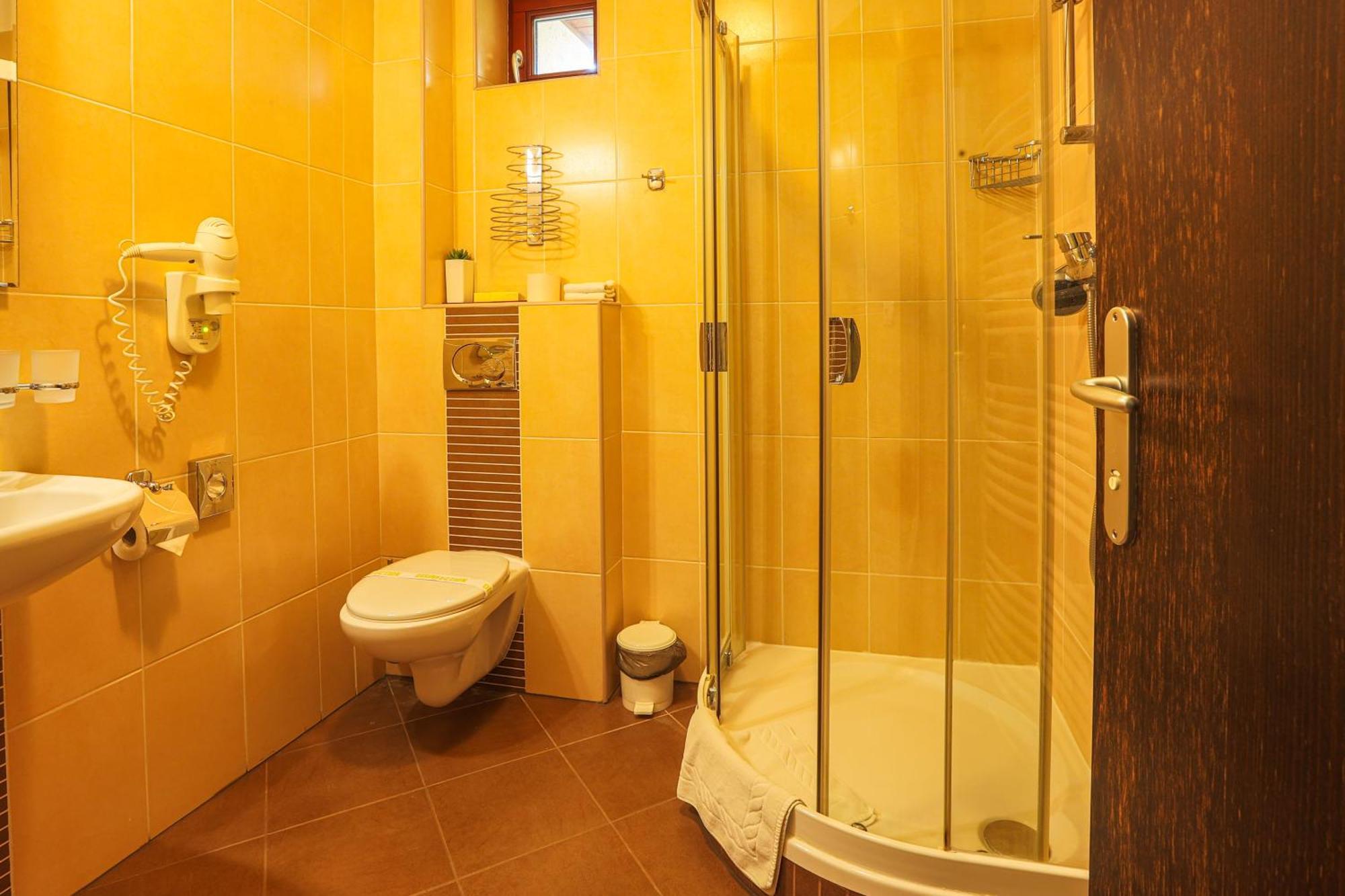 Grand Hotel Senica, Garni Ngoại thất bức ảnh
