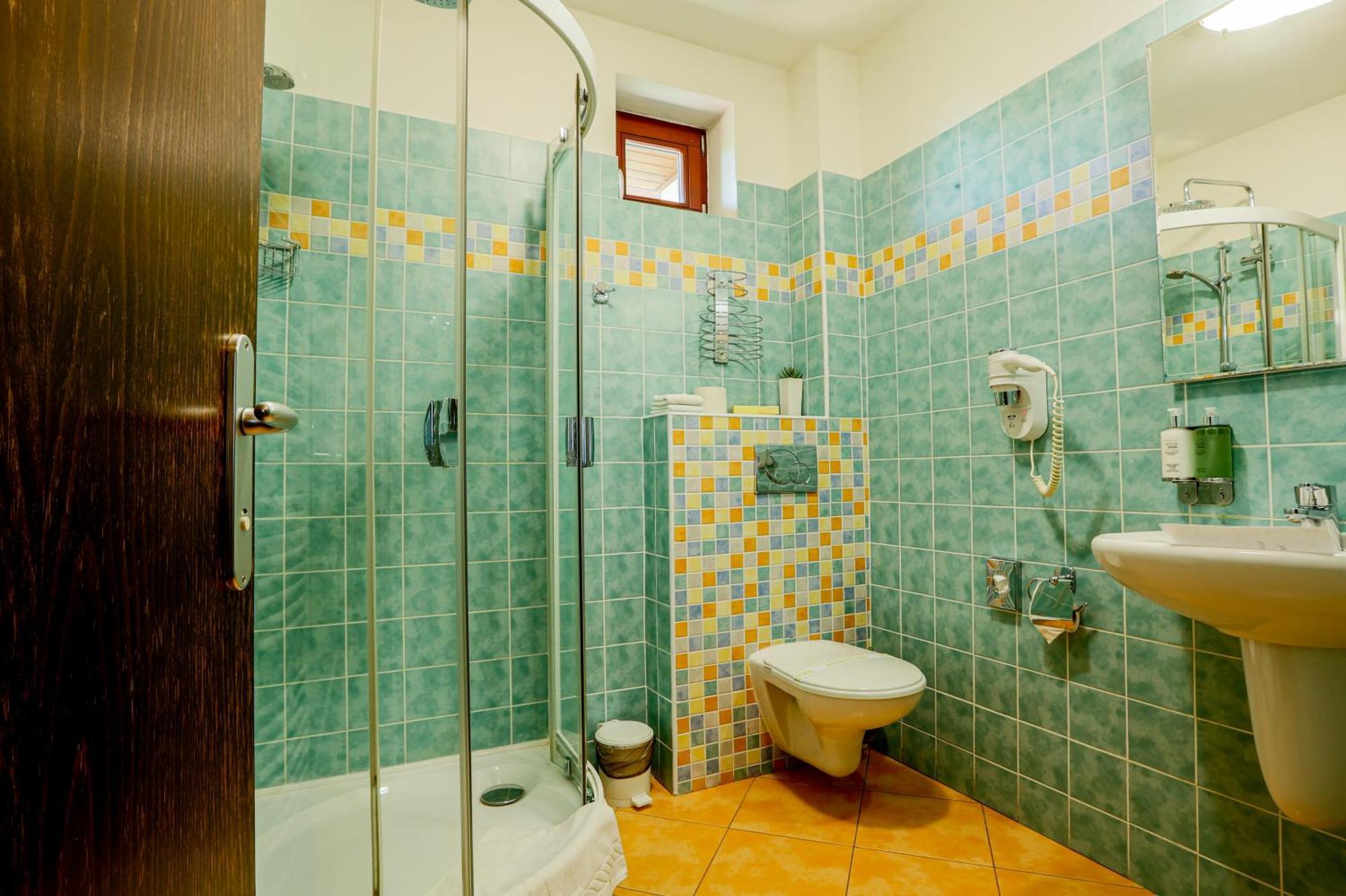 Grand Hotel Senica, Garni Ngoại thất bức ảnh