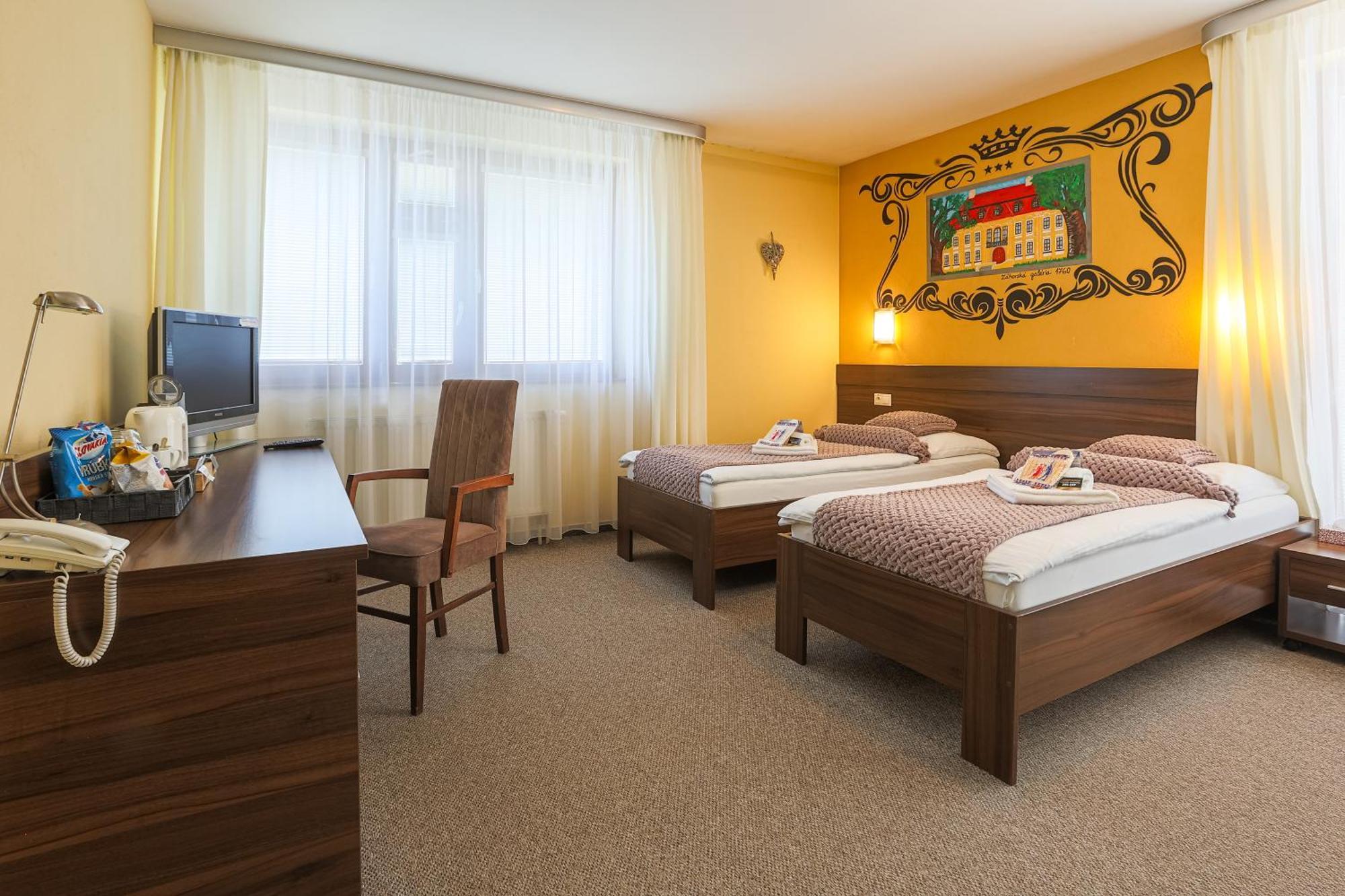 Grand Hotel Senica, Garni Ngoại thất bức ảnh